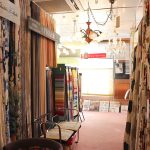 店内2階にはブランド生地を多数展示!