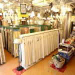 店内1階にはお得なカーテンが展示中です。